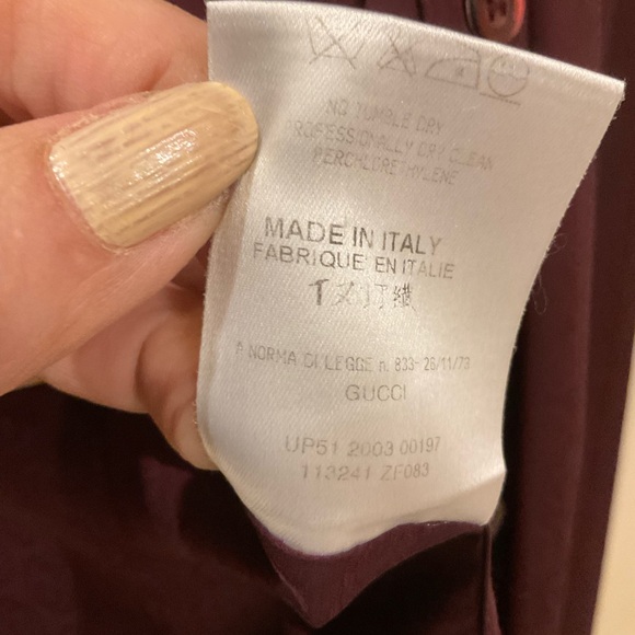 Gucci Long Sleeve Button Front, Fold Down Collar, Maroon Blouse, Size 44 / Small - Picture 5 of 14